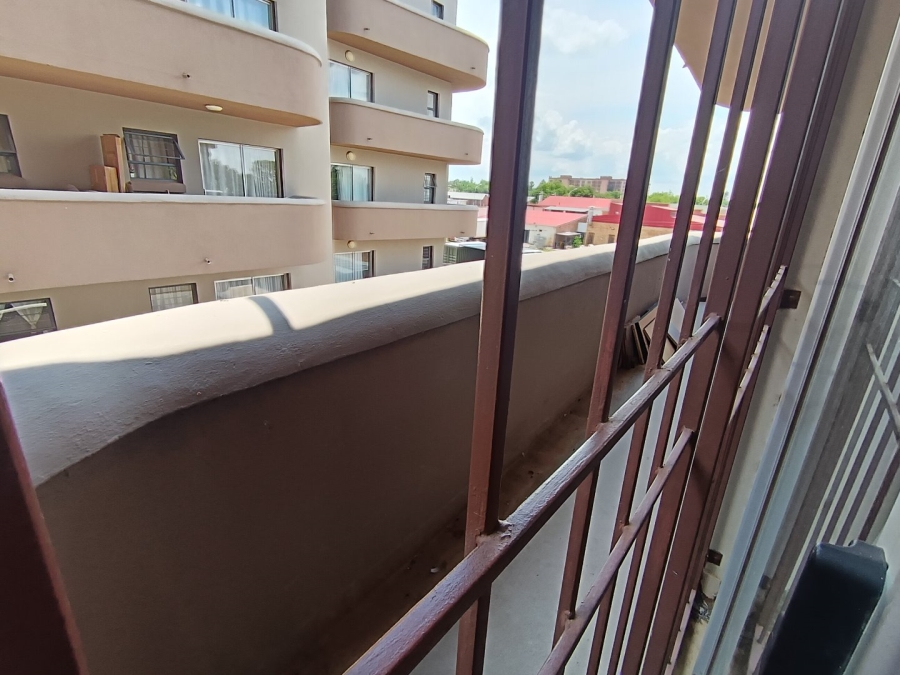 To Let 1 Bedroom Property for Rent in Die Bult North West